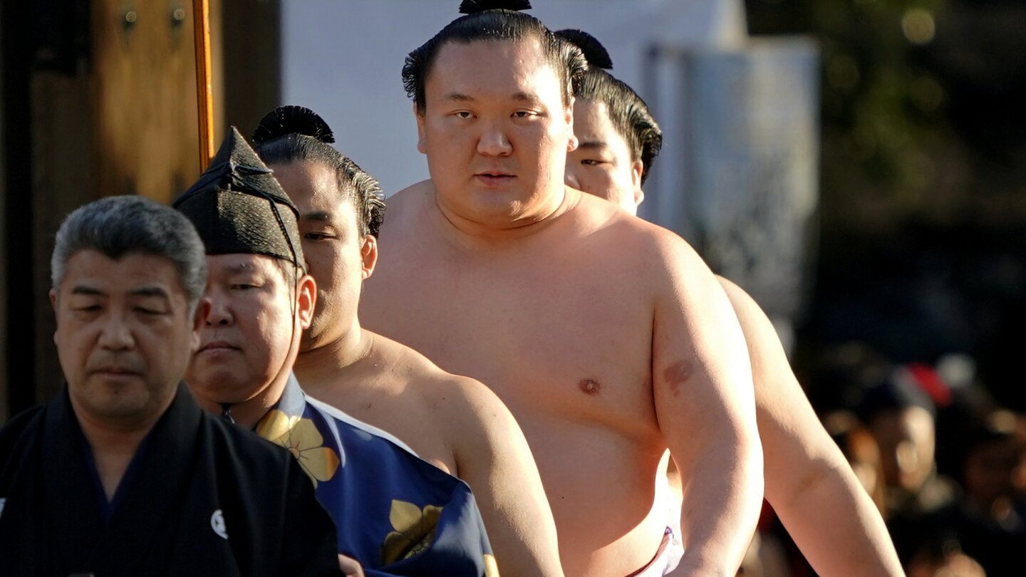 Best hot sale sumo wrestler